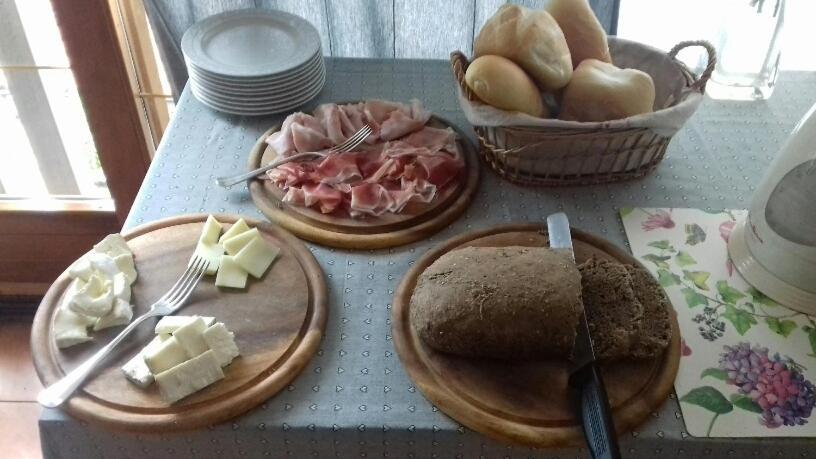 B&B Il Santo Pellegrino Adrara San Rocco Luaran gambar